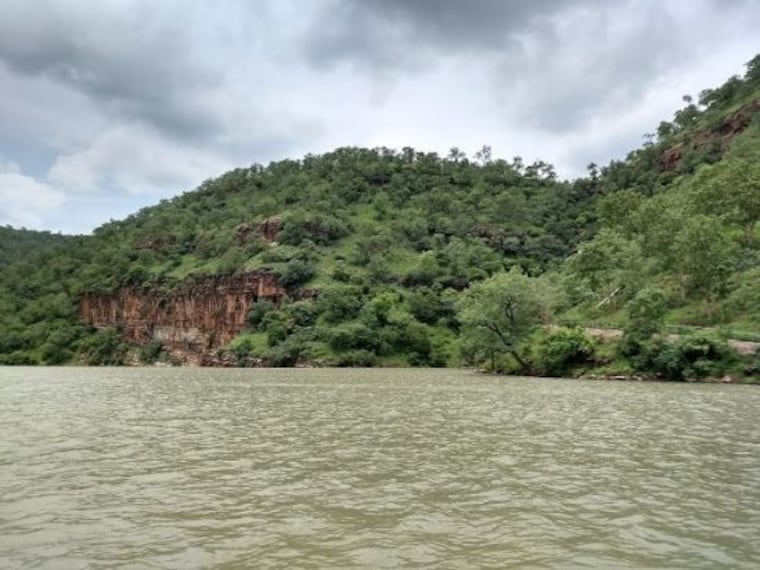 Kadalivanam Caves-2